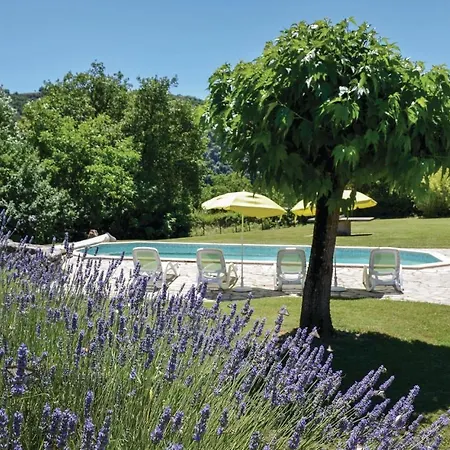 Awesome In With 2 Bedrooms And Outdoor Swimming Pool بيت للعطل