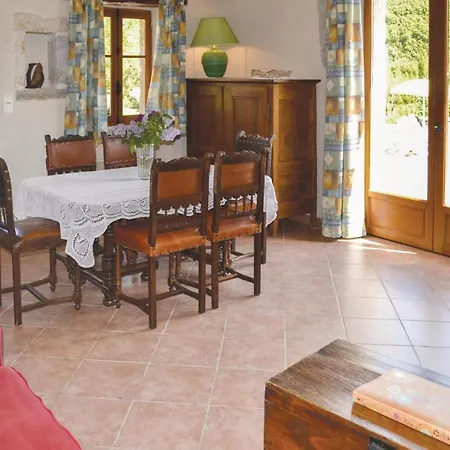 Awesome In With 2 Bedrooms And Outdoor Swimming Pool *