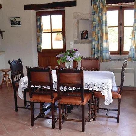 Awesome In With 2 Bedrooms And Outdoor Swimming Pool بيت للعطل *